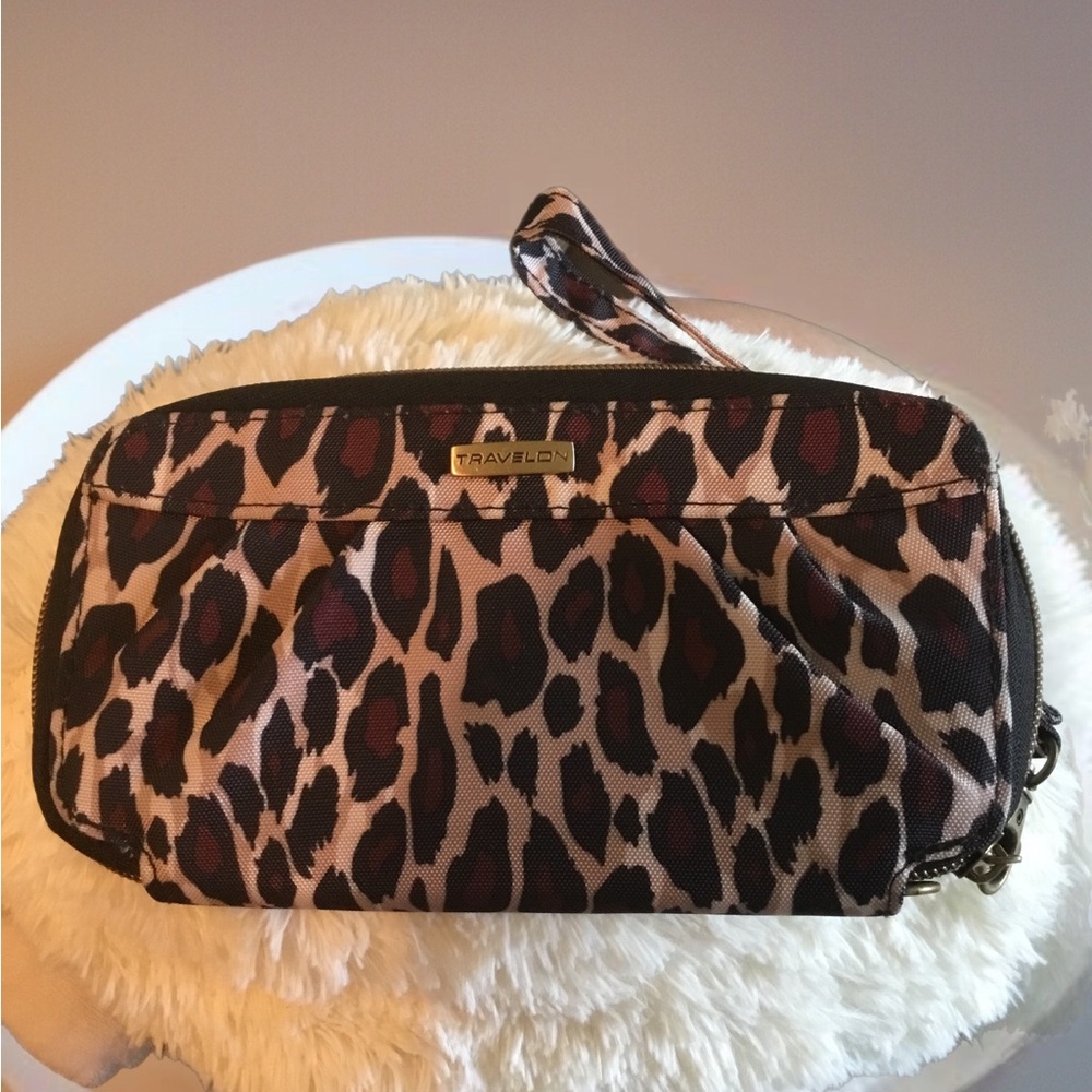 Travelon Leopard Print Wristlet Clutch - Black & Brown